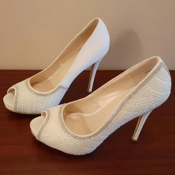 David's Bridal Collection Peep Toe Pumps/Heels - Picture 5 of 10